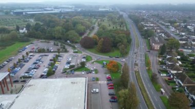 İngiltere 'nin Bulutlu Gününde Hitchin Town' un Hava Görüntüsü. 28 Ekim 2023 'te Drone' un Kamerası ile yakalanmış.