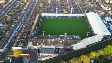 Luton Football Stadyumu 'nun İngiltere' nin Luton şehrindeki Bury Park Konutları 'nda yer almaktadır. Görüntü İHA 'nın Kamerasıyla 10 Ekim 2023' te kaydedildi.