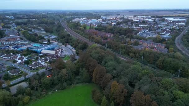 Oświetlone Miasto Hitchin Anglii Uchwycone Kamerą Drone Godzinach Wieczornych Października — Wideo stockowe
