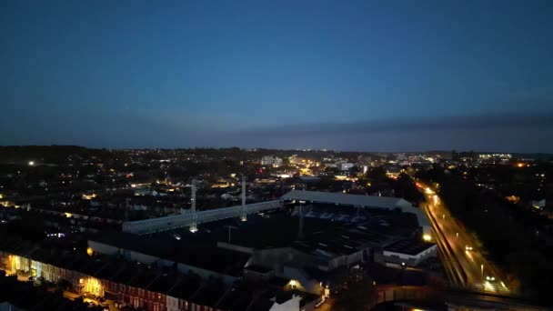Aerial Footage Illuminated Luton City Night Clear Weather Dalam Bahasa — Stok Video