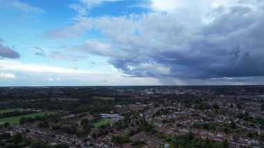 Soğuk ve Rüzgarlı Gün 'de Güzel Gök ve Bulutların Yüksek Açı Görüntüsü