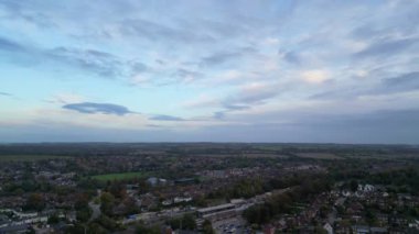 İngiltere 'nin Merkez Otostop Kasabası' ndaki Yerleşim Bölgesi Evlerinin Hava Görüntüsü. Görüntü İHA 'nın Kamerasıyla 28 Ekim 2023' te çekildi.
