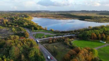 İngiltere, Bedfordshire 'ın en güzel kırsal manzarasının havadan görüntüsü. Görüntü İHA 'nın Kamerasıyla 30 Ekim 2023' te Güzel Kısmen Bulutlu Gün 'de çekildi..