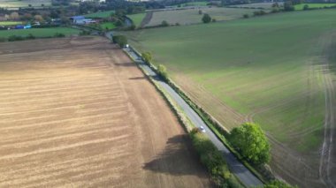 İngiltere, Bedfordshire 'ın en güzel kırsal manzarasının havadan görüntüsü. Görüntü İHA 'nın Kamerasıyla 30 Ekim 2023' te Güzel Kısmen Bulutlu Gün 'de çekildi..
