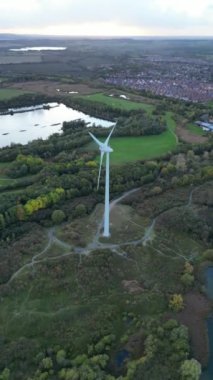 İngiltere, Bedfordshire 'ın en güzel kırsal manzarasının havadan görüntüsü. Görüntü İHA 'nın Kamerasıyla 30 Ekim 2023' te Güzel Kısmen Bulutlu Gün 'de çekildi..