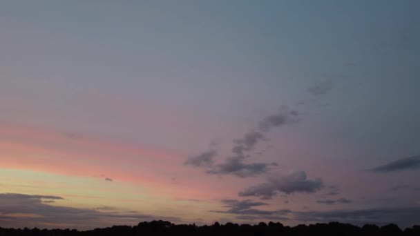 Soğuk Rüzgarlı Akşamlarda Güzel Gök Bulutların Yüksek Açı Görüntüsü — Stok video