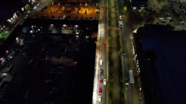 İngiltere 'de Aydınlanmış Letchworth Garden City' nin En Güzel Yüksek Açılı Görüntüsü. Görüntü, İHA 'nın Kamerasıyla 11 Kasım 2023' te Günbatımından Sonra