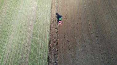 İngiltere 'nin Letchworth Garden şehrinin kırsal arazisinin hava görüntüsü. Görüntü İHA 'nın Kamerasıyla 11 Kasım 2023' te çekildi.