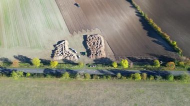 İngiltere 'nin Letchworth Garden şehrinin kırsal arazisinin hava görüntüsü. Görüntü İHA 'nın Kamerasıyla 11 Kasım 2023' te çekildi.