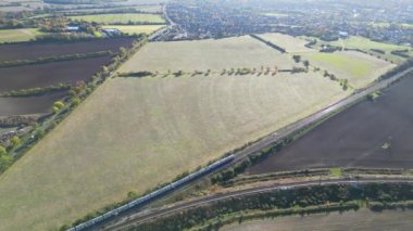 İngiltere 'nin Letchworth Garden şehrinin kırsal arazisinin hava görüntüsü. Görüntü İHA 'nın Kamerasıyla 11 Kasım 2023' te çekildi.