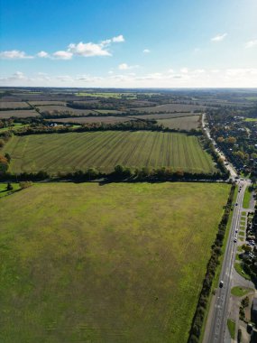 İngiltere 'nin Letchworth Garden City kırsal kesiminin yüksek açılı görüntüleri. Görüntü İHA 'nın Kamerasıyla 11 Kasım 2023' te çekildi.