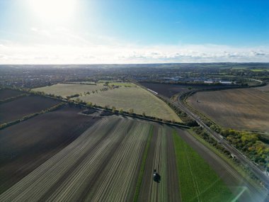 İngiltere 'nin Letchworth Garden City kırsal kesiminin yüksek açılı görüntüleri. Görüntü İHA 'nın Kamerasıyla 11 Kasım 2023' te çekildi.