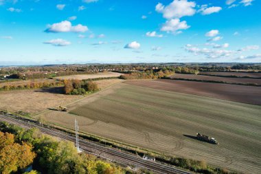 İngiltere 'nin Letchworth Garden City kırsal kesiminin yüksek açılı görüntüleri. Görüntü İHA 'nın Kamerasıyla 11 Kasım 2023' te çekildi.