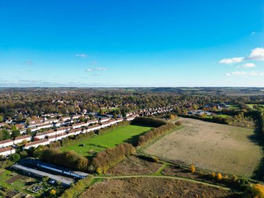 İngiltere 'nin Letchworth Garden City kırsal kesiminin yüksek açılı görüntüleri. Görüntü İHA 'nın Kamerasıyla 11 Kasım 2023' te çekildi.