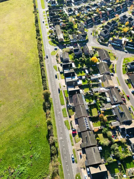 İngiltere 'nin Letchworth Garden City kırsal kesiminin yüksek açılı görüntüleri. Görüntü İHA 'nın Kamerasıyla 11 Kasım 2023' te çekildi.