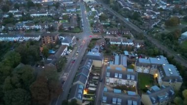İngiltere 'nin Merkez Otostop Kasabası Büyük Britanya' daki Yerleşim Bölgesi Evlerinin Hava Hızı Görüntüsü. Görüntü İHA 'nın Kamerasıyla 28 Ekim 2023' te çekildi.