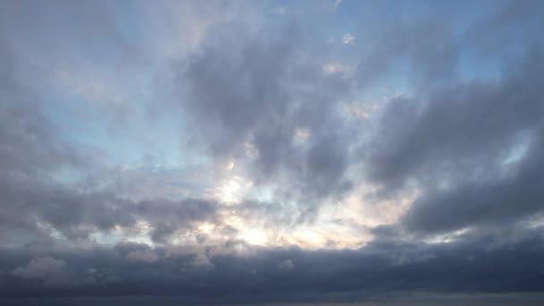 Zachód Słońca Chmury Nad Brytyjskim Miastem — Wideo stockowe