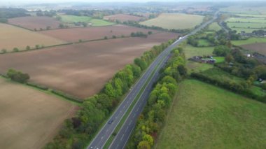 İngiltere 'nin otostop kasabasındaki kırsal arazinin hava görüntüsü. Görüntü İHA 'nın Kamerasıyla 28 Ekim 2023' te çekildi.