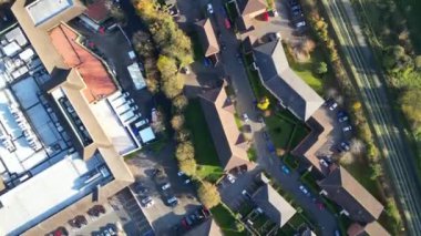 İngiltere 'nin Dunstable kasabasının yüksek açılı hızlandırılmış görüntüleri. Dunstable, Houghton Regis ve Luton Town birbirleriyle ortak. 17 Kasım 2023 'te Çekilen Görüntüler