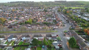 İngiltere 'nin Dunstable kasabasının yüksek açılı görüntüsü. Dunstable, Houghton Regis ve Luton Town birbirleriyle ortak. 17 Kasım 2023 'te Çekilen Görüntüler