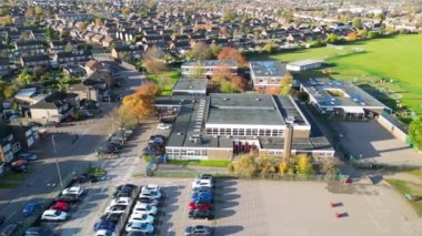 İngiltere 'nin Dunstable kasabasının yüksek açılı görüntüsü. Dunstable, Houghton Regis ve Luton Town birbirleriyle ortak. 17 Kasım 2023 'te Çekilen Görüntüler