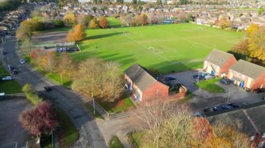 İngiltere 'nin Dunstable kasabasının yüksek açılı görüntüsü. Dunstable, Houghton Regis ve Luton Town birbirleriyle ortak. 17 Kasım 2023 'te Çekilen Görüntüler