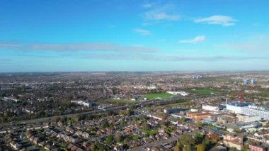 İngiltere 'nin Dunstable kasabasının yüksek açılı görüntüsü. Dunstable, Houghton Regis ve Luton Town birbirleriyle ortak. 17 Kasım 2023 'te Çekilen Görüntüler