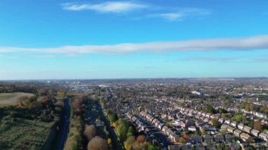 İngiltere 'nin Dunstable kasabasının yüksek açılı görüntüsü. Dunstable, Houghton Regis ve Luton Town birbirleriyle ortak. 17 Kasım 2023 'te Çekilen Görüntüler