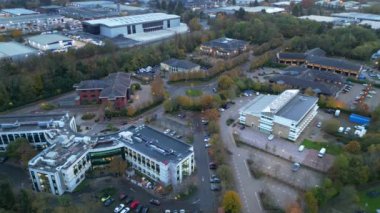 İngiltere 'nin Dunstable kasabasının yüksek açılı görüntüsü. Dunstable, Houghton Regis ve Luton Town birbirleriyle ortak. 17 Kasım 2023 'te Çekilen Görüntüler