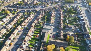 İngiltere 'nin Dunstable kasabasının yüksek açılı görüntüsü. Dunstable, Houghton Regis ve Luton Town birbirleriyle ortak. 17 Kasım 2023 'te Çekilen Görüntüler