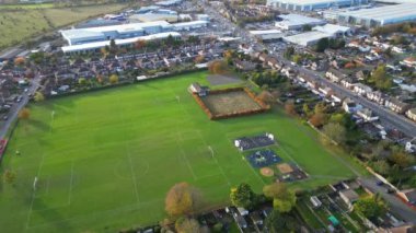 İngiltere 'nin Dunstable kasabasının yüksek açılı görüntüsü. Dunstable, Houghton Regis ve Luton Town birbirleriyle ortak. 17 Kasım 2023 'te Çekilen Görüntüler