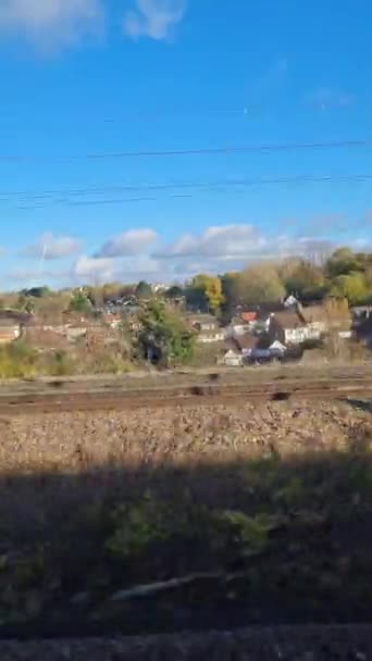 Vista Del Asiento Ventana Del Exterior Durante Tren Que Mueve — Vídeos de Stock