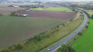 İngiltere 'nin Bedfordshire' ın güzel köylerinden geçen 