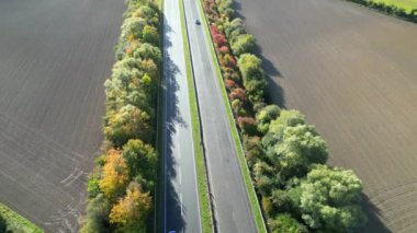 İngiltere 'nin Bedfordshire' ın güzel köylerinden geçen 