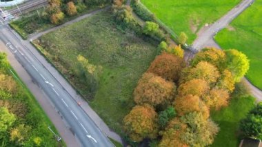 İngiltere 'nin Bedfordshire' ın güzel köylerinden geçen 