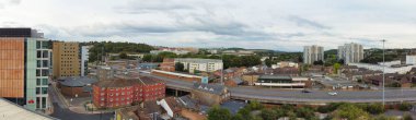 Merkezi Luton Şehri ve Binaları 'nın Güzel Geniş Açı Panoramik Manzarası