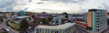 Merkezi Luton Şehri ve Binaları 'nın Güzel Geniş Açı Panoramik Manzarası