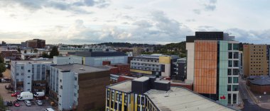 Merkezi Luton Şehri ve Binaları 'nın Güzel Geniş Açı Panoramik Manzarası