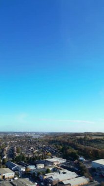 İngiltere 'nin Dunstable kasabasının hava hızlandırılmış görüntüleri. 17 Kasım 2023 'te Çekilen Görüntüler