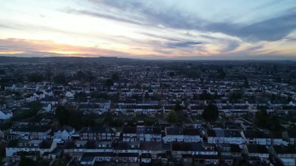 Nejkrásnější Pohled Britskou Rezidenční Čtvrť Během Barevného Západu Slunce Nad — Stock video
