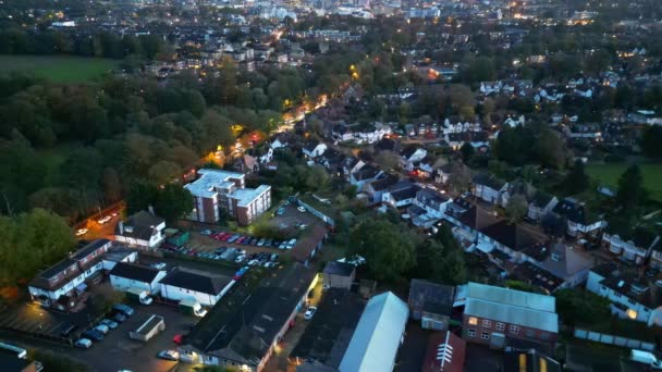 日落后明亮的英国城市 日落时分 英国卢顿镇市中心附近住宅区的空中景观 2023年11月1日 — 图库视频影像