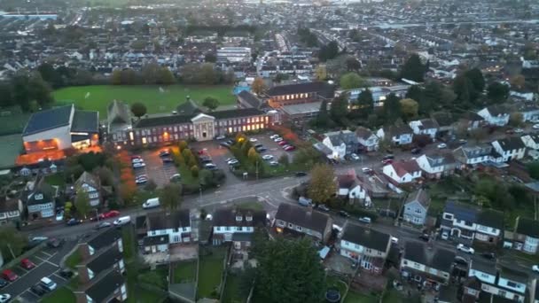 Verlichte Britse Stad Zonsondergang Aerial View Residential District Close City — Stockvideo