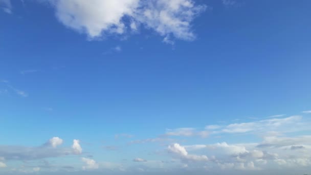 Mooiste Uitzicht Dramatische Winter Wolken Met Blauwe Lucht Boven Engeland — Stockvideo