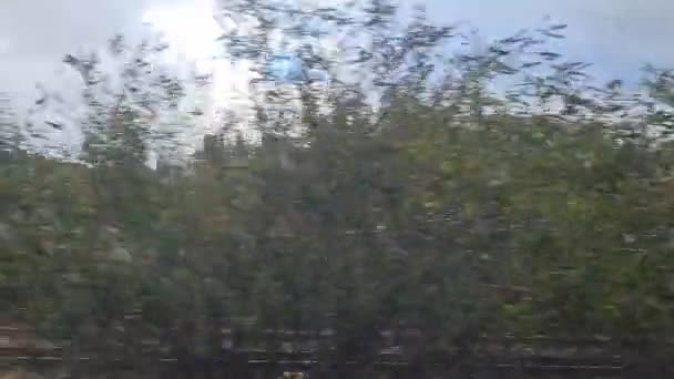 Vista Lateral Trem Movimento Trem Rápido Inglaterra Estava Movendo Londres — Vídeo de Stock