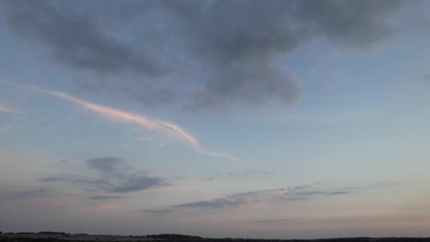 Χειμερινός Ουρανός Και Σύννεφα Κατά Διάρκεια Του Ηλιοβασιλέματος Πάνω Από — Αρχείο Βίντεο