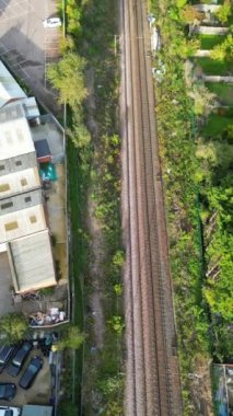 Rüzgârlı bir günde İngiltere 'nin Hitchin şehrinin hava görüntüsü