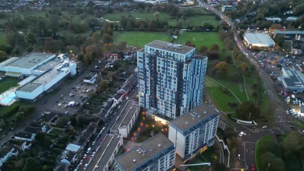 英国赫普斯台德中心发光城市的空中景观 拍摄于2023年11月5日太阳刚刚从无人机的高空落下时 — 图库视频影像