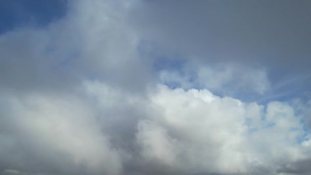 Zaman Hızı Hızlandırılmış Gökyüzü Hızlı Hareket Eden Bulutlar Ngiltere — Stok video