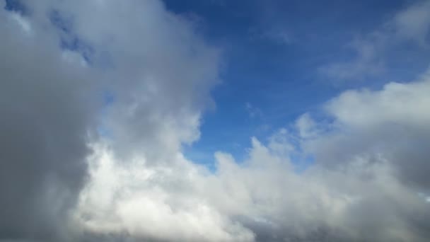 Время Покажет Великолепный Вид Небо Быстро Движущиеся Облака Над Англией — стоковое видео