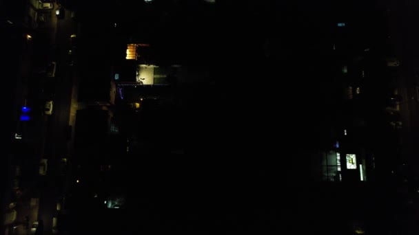 Vista Aérea Ciudad Iluminada Durante Noche Oscura Fuegos Artificiales Vivo — Vídeos de Stock